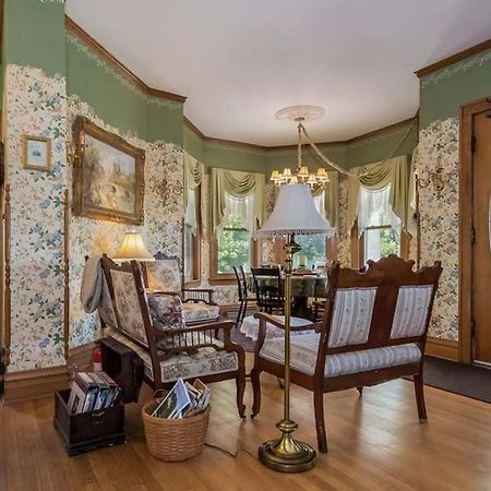 Kingsley House Bed & Breakfast - Full Home Fennville Екстер'єр фото