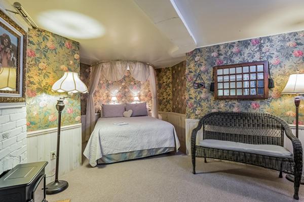 Kingsley House Bed & Breakfast - Full Home Fennville Екстер'єр фото
