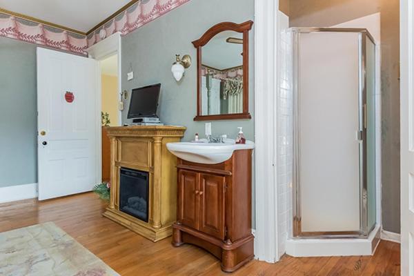 Kingsley House Bed & Breakfast - Full Home Fennville Екстер'єр фото