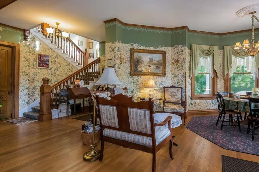 Kingsley House Bed & Breakfast - Full Home Fennville Екстер'єр фото