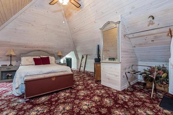 Kingsley House Bed & Breakfast - Full Home Fennville Екстер'єр фото