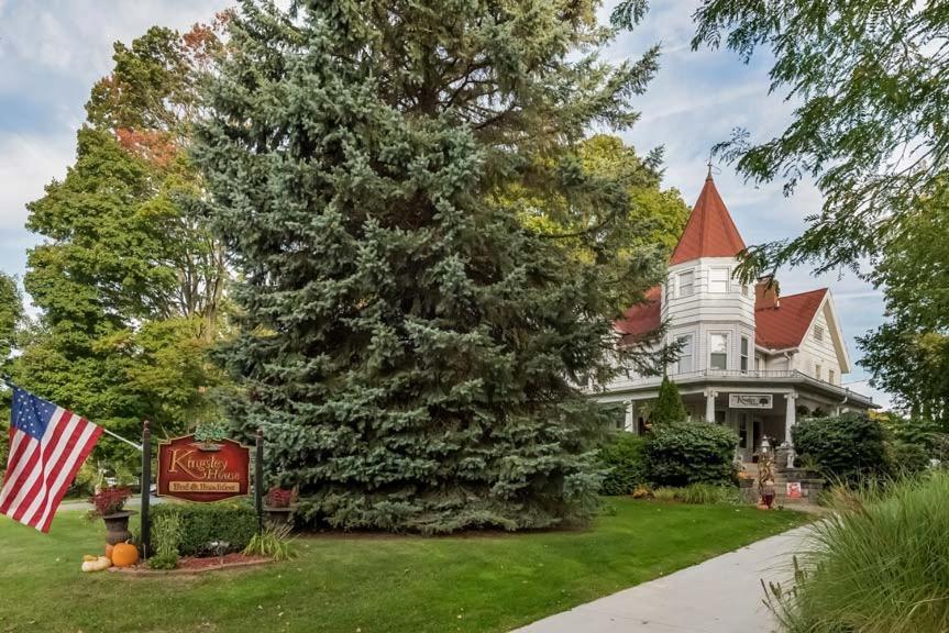 Kingsley House Bed & Breakfast - Full Home Fennville Екстер'єр фото