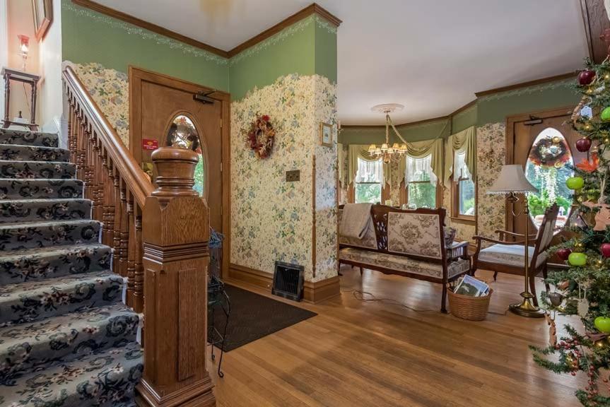 Kingsley House Bed & Breakfast - Full Home Fennville Екстер'єр фото