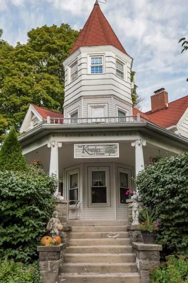 Kingsley House Bed & Breakfast - Full Home Fennville Екстер'єр фото