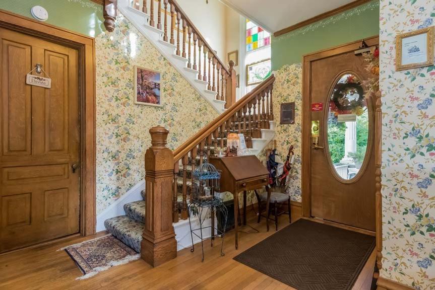 Kingsley House Bed & Breakfast - Full Home Fennville Екстер'єр фото