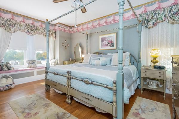 Kingsley House Bed & Breakfast - Full Home Fennville Екстер'єр фото