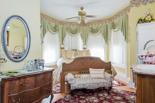 Kingsley House Bed & Breakfast - Full Home Fennville Екстер'єр фото